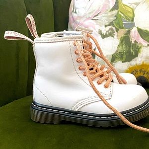 Dr martens toddler boots